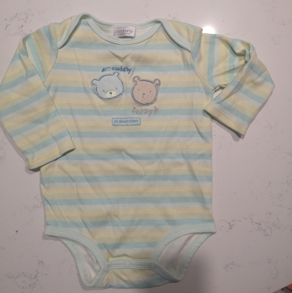 💛Carter's bears hugs onesie - Picture 1 of 4